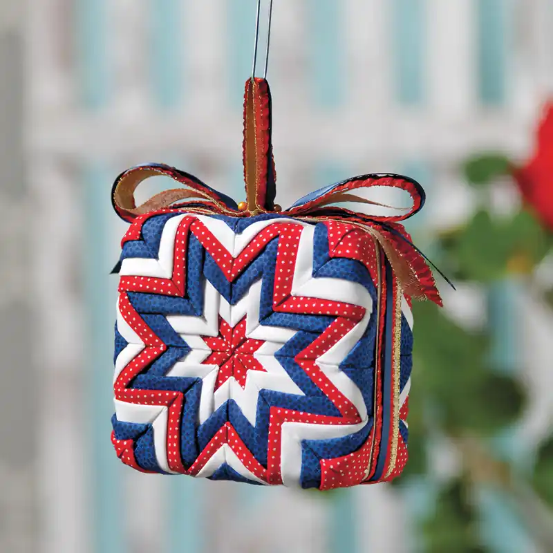 Editor’s Pick The Gift Box No-Sew Ornament Pattern - Digital Download